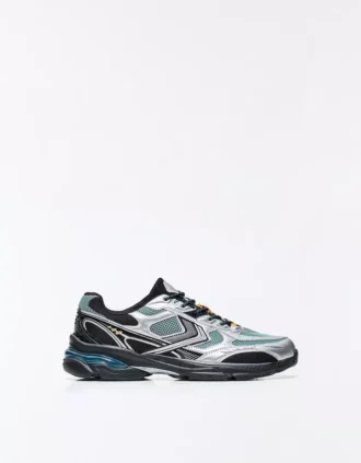 Asymmetric Sports Detail – Sneakers