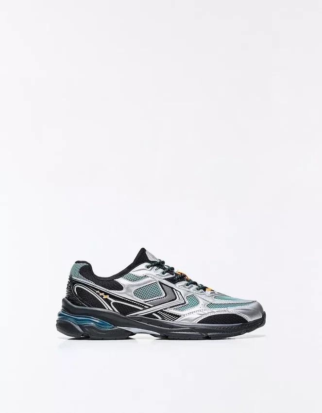 Asymmetric Sports Detail – Sneakers Asymmetric Sports Detail – Sneakers