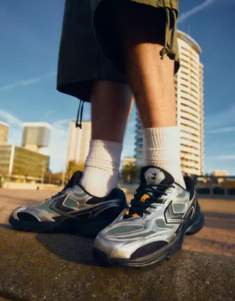 Asymmetric Sports Detail – Sneakers