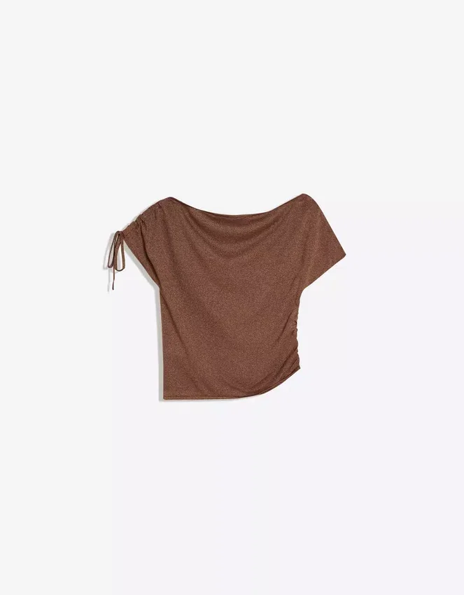 Asymmetric T-Shirt – Tops and Bodysuits Asymmetric T-Shirt – Tops and Bodysuits