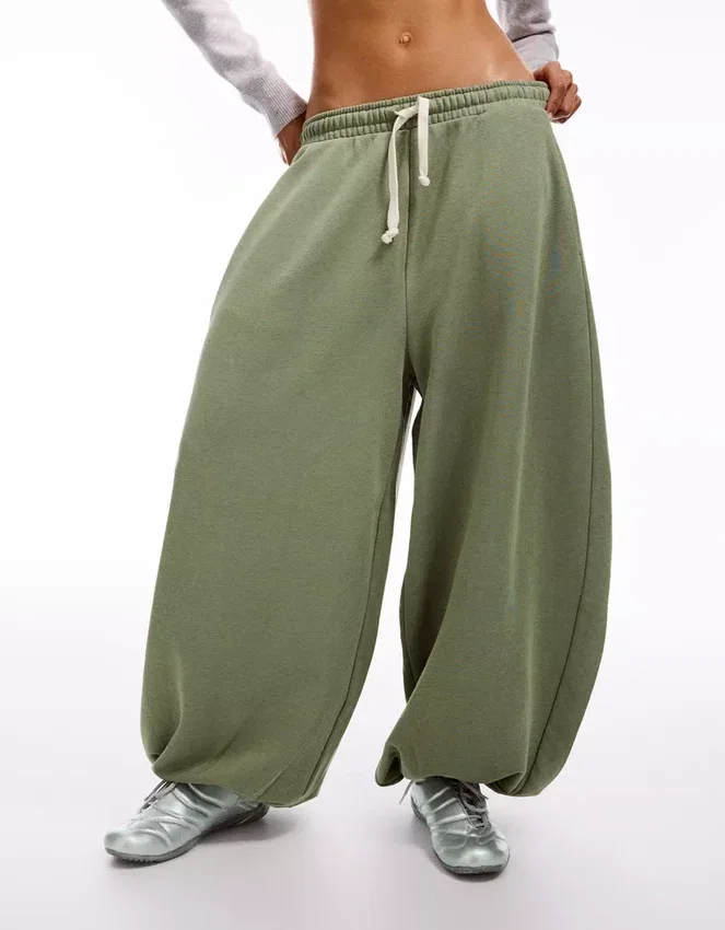 Balloon Fit Plush Trousers – Women Balloon Fit Plush Trousers – Women