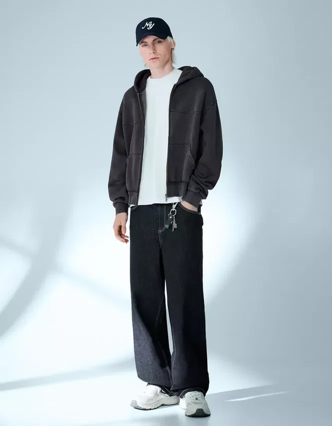 Boxy Fit Cropped Zip-Up Sweatshirt – Sweatshirts & Hoodies – Men Boxy Fit Cropped Zip-Up Sweatshirt – Sweatshirts & Hoodies – Men