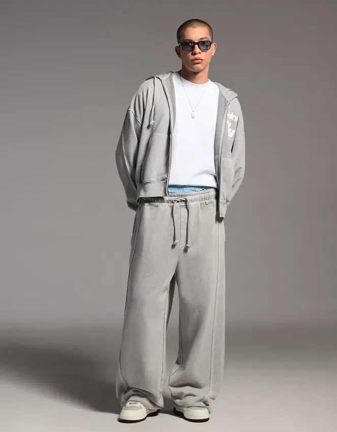 Boxy Fit Zip-Up Sweatshirt with Print – Sweatshirts & Hoodies Boxy Fit Zip-Up Sweatshirt with Print – Sweatshirts & Hoodies