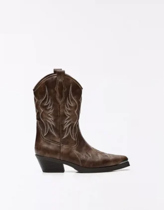 Cowboy Boot with Toe Detail