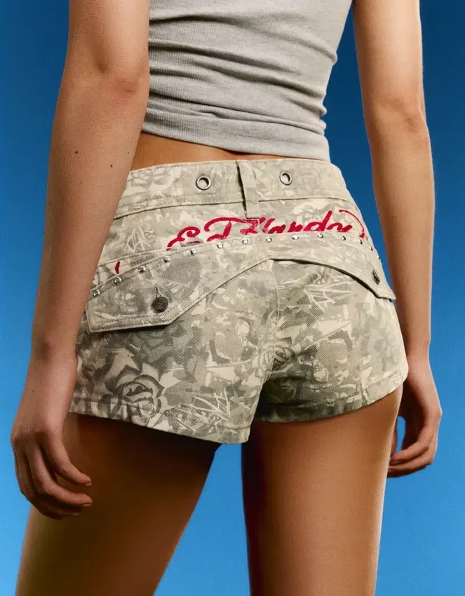 Ed Hardy X Bershka Embroidered Shorts – Women Ed Hardy X Bershka Embroidered Shorts – Women