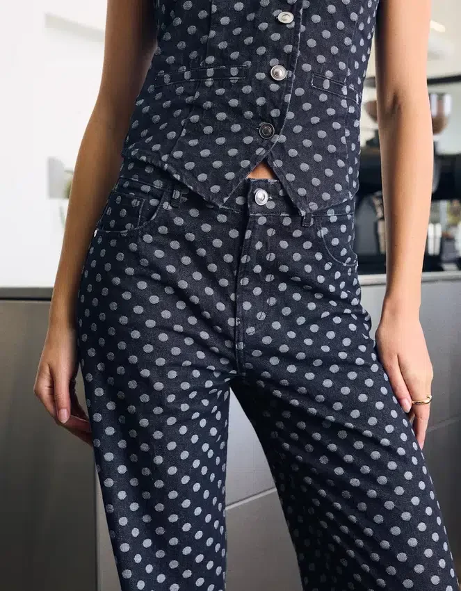 High-Waist Straight Jeans with Polka Dots High-Waist Straight Jeans with Polka Dots