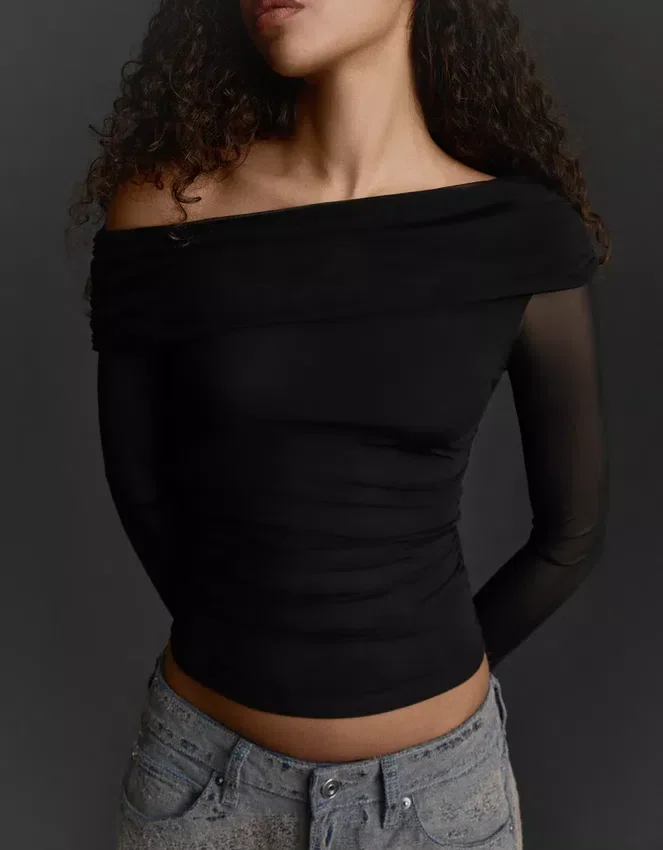 Long Sleeve Asymmetric Tulle T-Shirt Long Sleeve Asymmetric Tulle T-Shirt