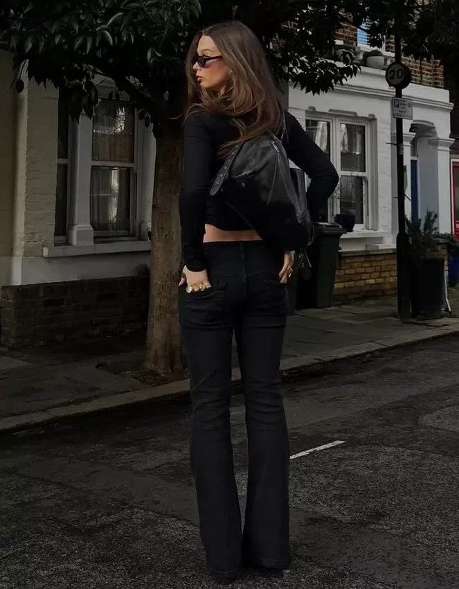 Low-Rise Bootcut Jeans with Flaps Low-Rise Bootcut Jeans with Flaps