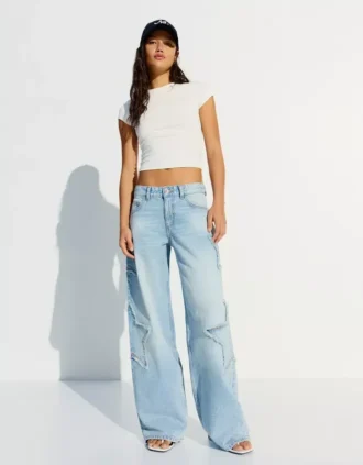 Low-Rise Boyfriend Jeans with Stars Low-Rise Boyfriend Jeans with Stars