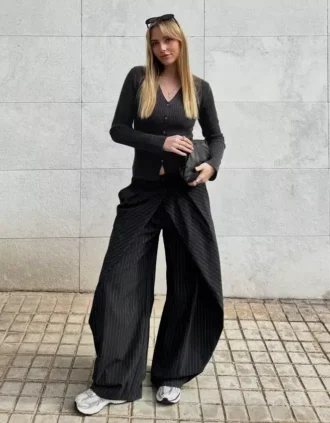 Pleated Trousers with Double Button Pleated Trousers with Double Button