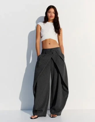 Pleated Trousers with Double Button – Pants – Women