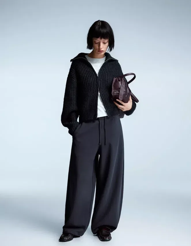 Plush Barrel Trousers with Stoppers Plush Barrel Trousers with Stoppers