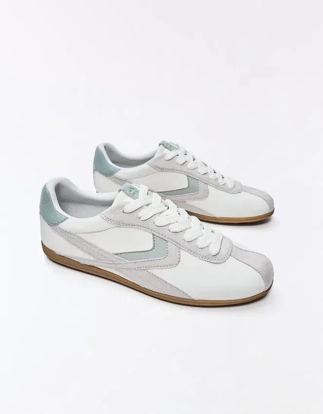 Retro Sneakers with Thin Sole Retro Sneakers with Thin Sole