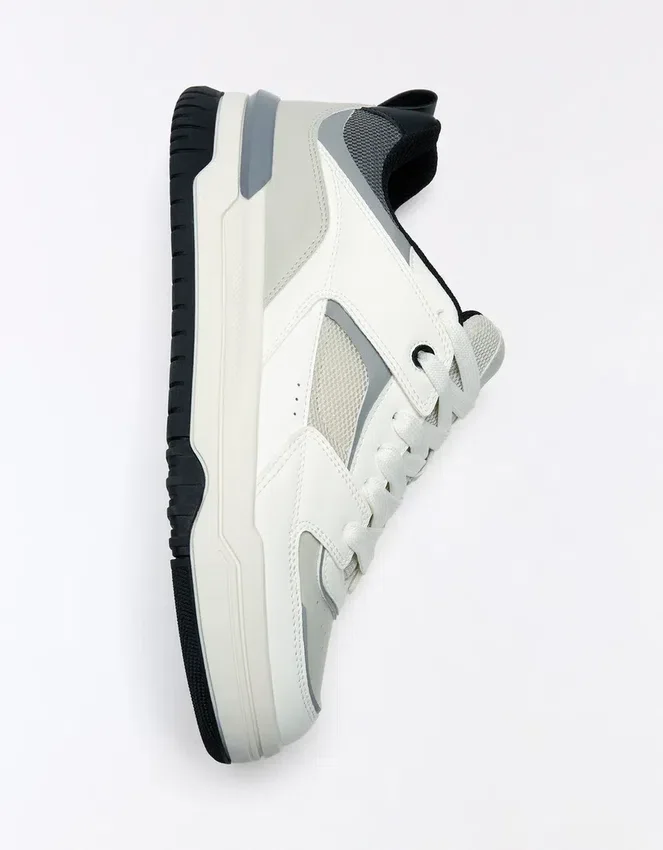 Voluminous Sneakers with Pieces – Trainers Voluminous Sneakers with Pieces – Trainers