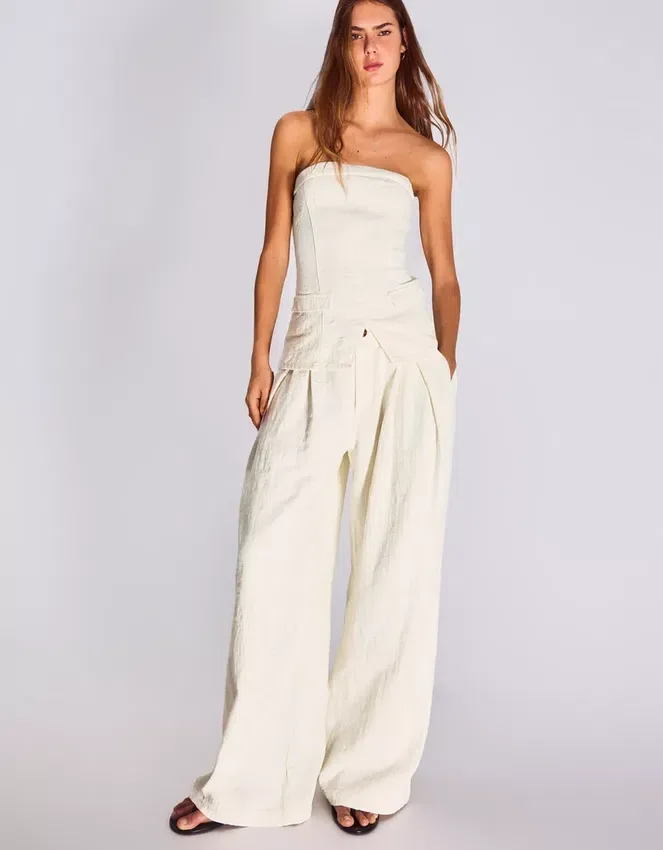 Wide-Leg Low-Rise Darted Jeans Wide-Leg Low-Rise Darted Jeans