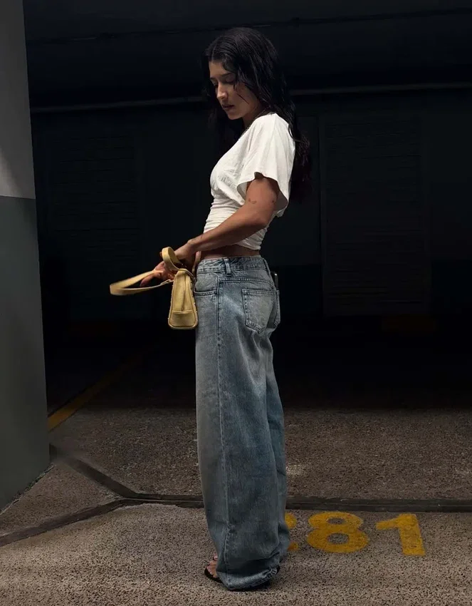 Wide-Leg Low-Rise Jeans Wide-Leg Low-Rise Jeans